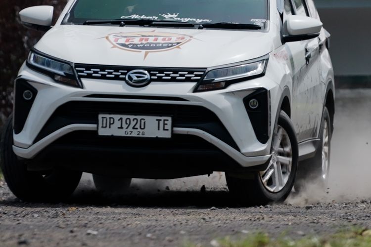 Model Lawas Toyota Rush dan Daihatsu Terios Dominasi Pasar LSUV 2025