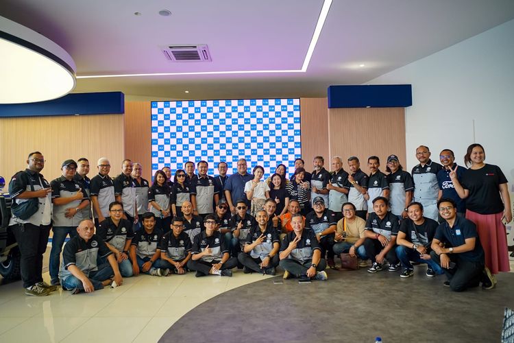 Komunitas Otomotif Ini Gelar Touring Lintas Sulawesi hingga Manado
