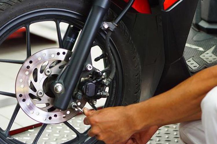 Saat Tuas Rem Motor Terasa Keras, Ini Komponen yang Wajib Dicek
