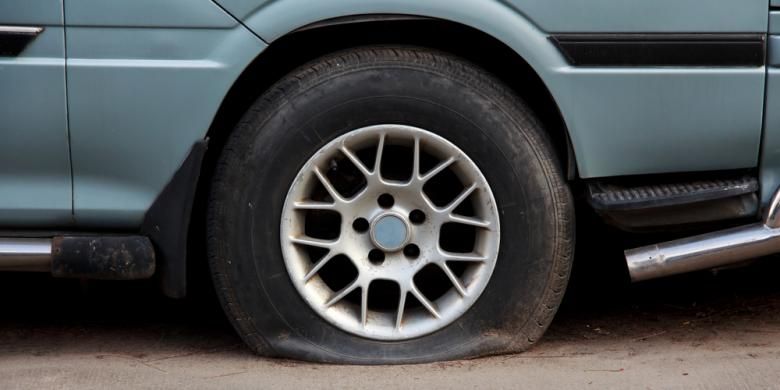 Dampak Paksakan Berkendara dengan Ban Mobil Kempis