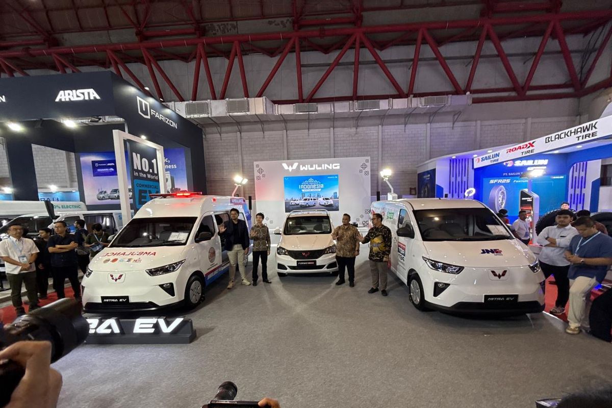 Wuling Pamer Formo Max &amp; Mitra EV di GIICOMVEC 2026
