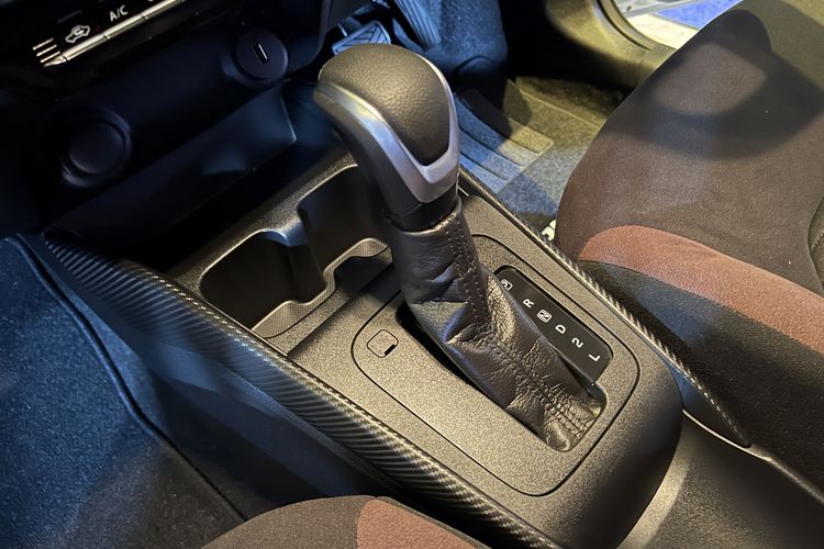 Kesalahan Umum Saat Parkir Mobil Transmisi Otomatis
