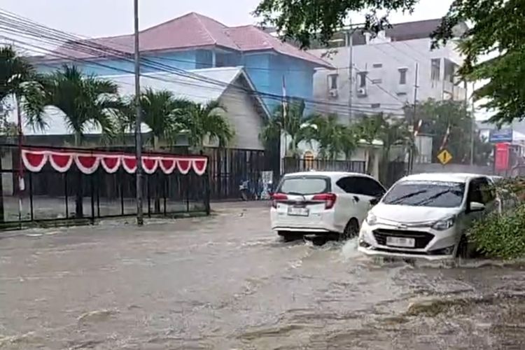 Mobil Bisa Hanyut, Jangan Nekat Terobos Banjir