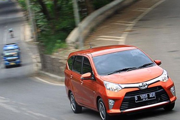 Benarkah Mobil Matik Rawan Rusak jika Sering Melewati Tanjakan?