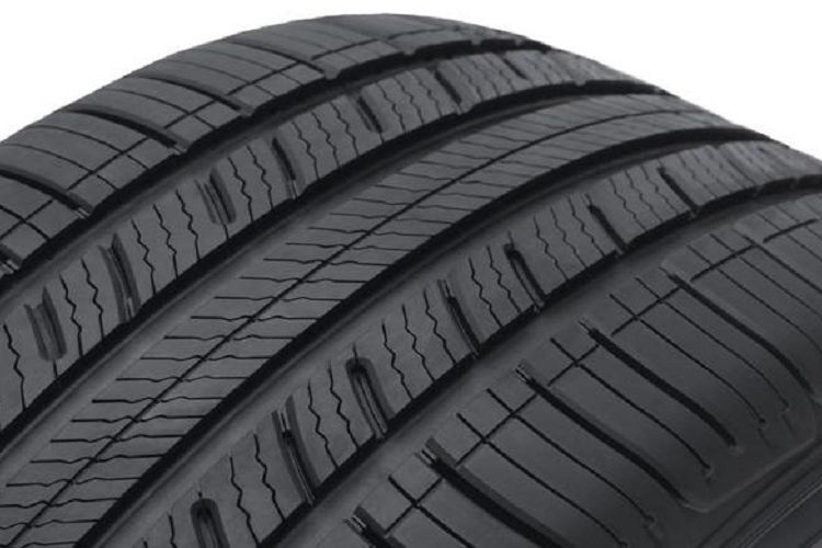 Pilih Ban Tepat untuk Musim Hujan: Hindari Aquaplaning