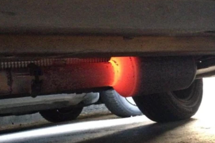 Adakah Hubungannya Knalpot Racing dengan Performa Mobil?