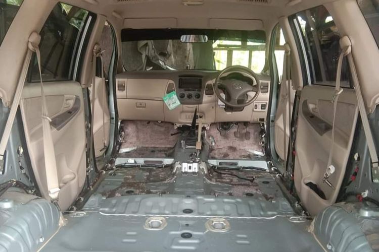 Estimasi Biaya Perbaikan Interior Mobil Terendam Banjir di Jakarta