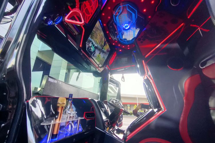 Modifikasi Ekstrem Truk Fuso Canter, Hanya untuk Kontes