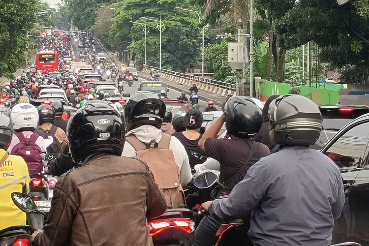 Puasa Bukan Alasan Emosi Meledak di Jalan