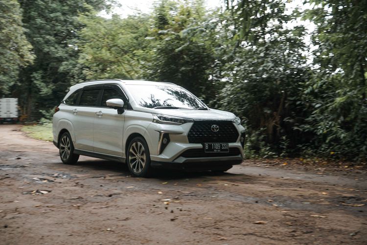 Ada Daihatsu Rocky Hybrid, Kapan Toyota Luncurkan Veloz Hybrid?