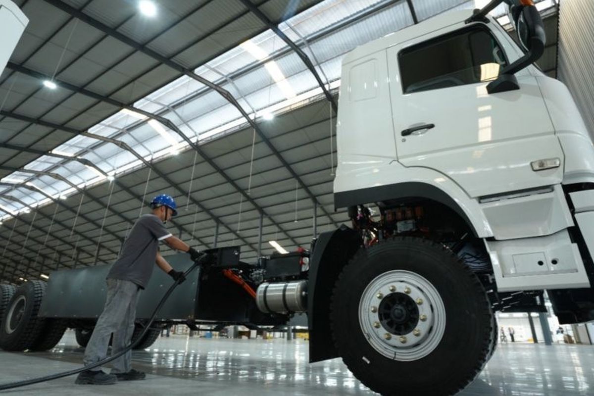 Strategi Elektrifikasi Indonesia: Prioritaskan Kendaraan Komersial!