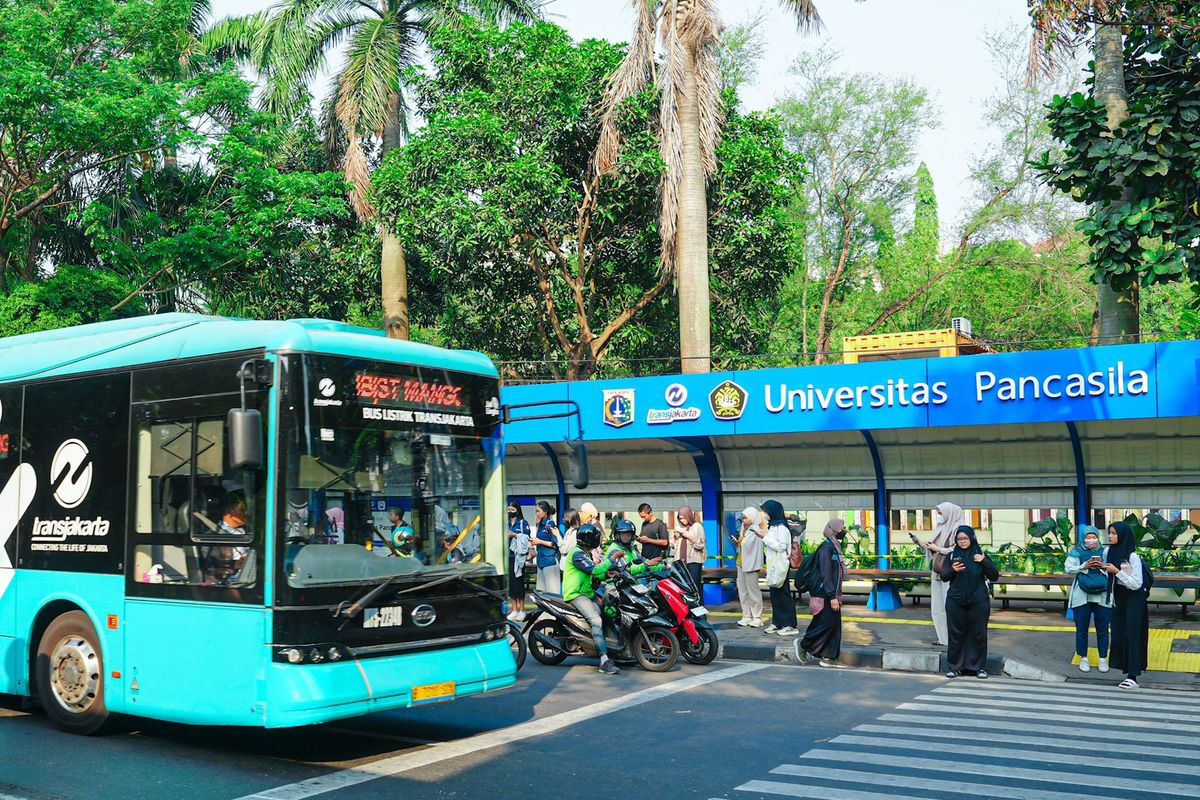 Halte Transjakarta Universitas Pancasila Beroperasi Pascarevitalisasi