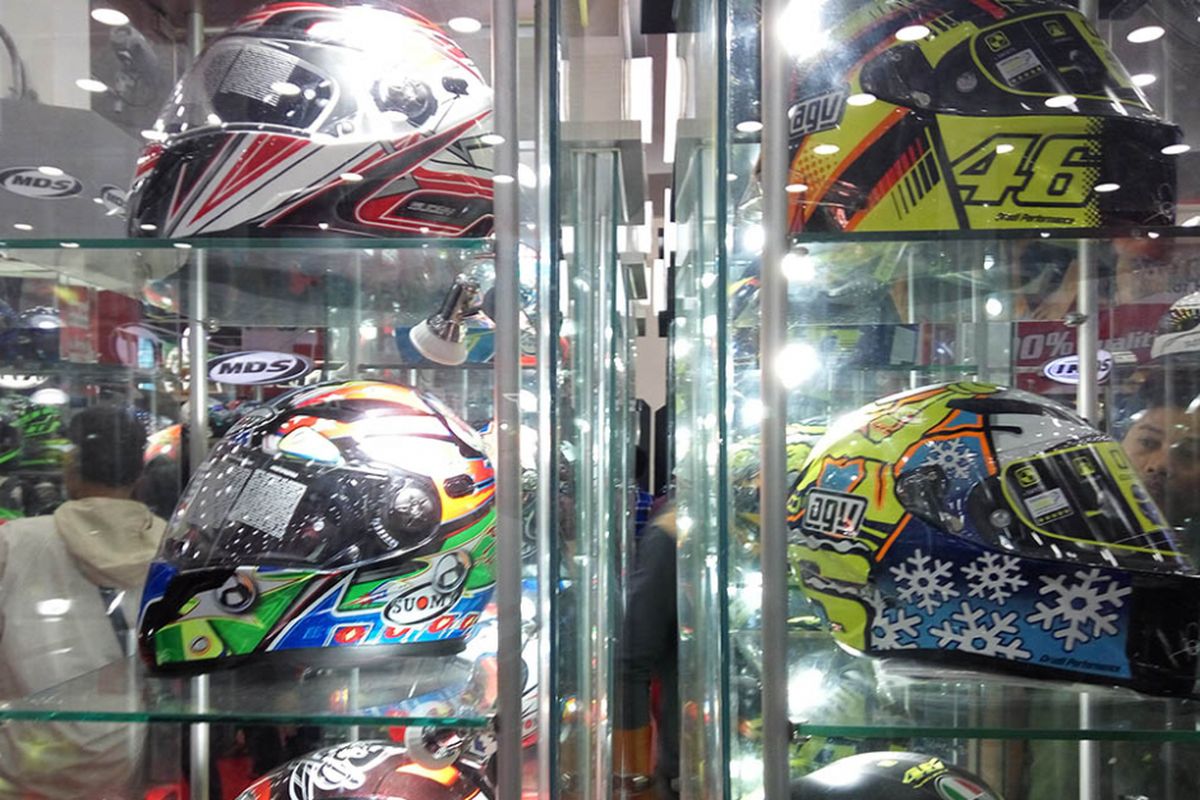Jangan Asal Pajang, Begini Cara Simpan Helm Mahal yang Jarang Dipakai