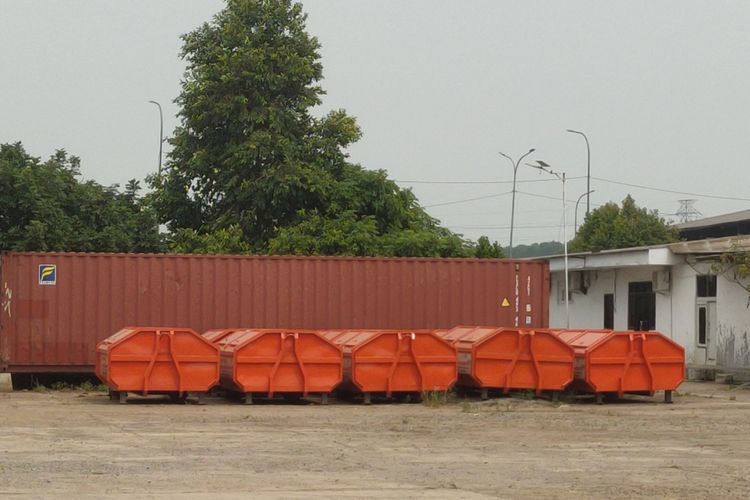 Cara Karoseri Bertahan dari Serbuan impor Truk China