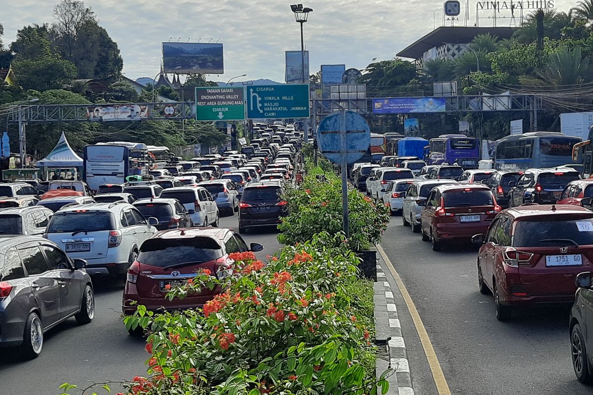 Catat, Ini 3 Titik Kemacetan di Jalur Puncak