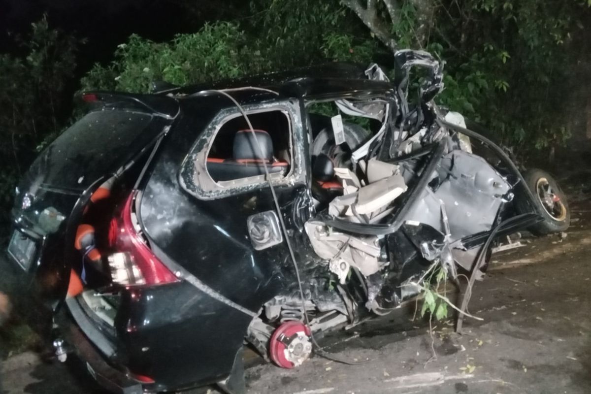 Tabrakan Beruntun di Jalur Puncak: Kuasai Rem &amp; Transmisi di Turunan