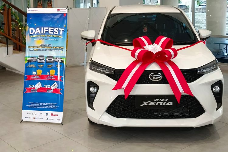 Daihatsu Serahkan Hadiah 2 Unit Xenia ke Pemenang Daifest 2025