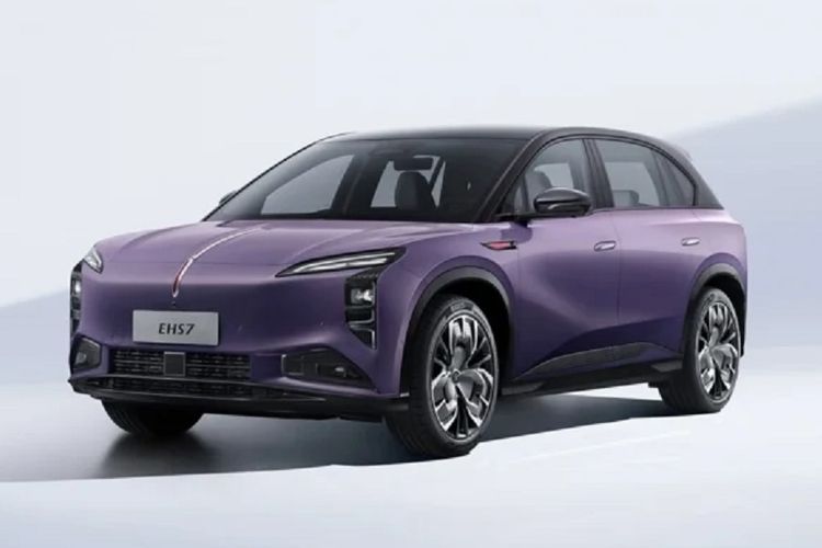Hongqi Bikin Mobil dengan Sunroof Tenaga Surya