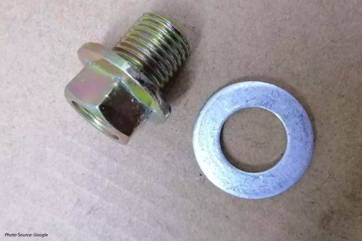 Cara Benar Kencangkan Baut Pembuangan Oli Motor Tanpa Kunci Torsi