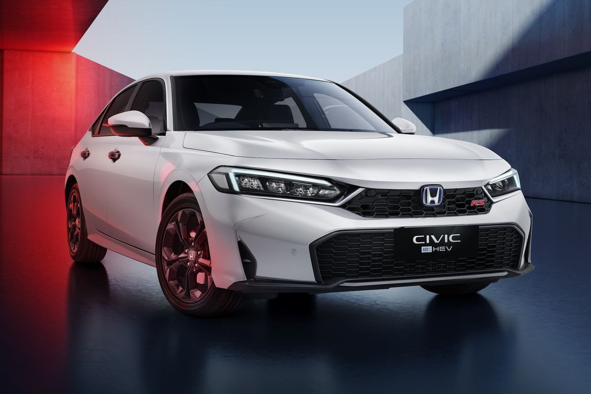 Pilihan Sedan Hybrid di Bawah Rp 700 Juta, Civic atau Corolla Altis?