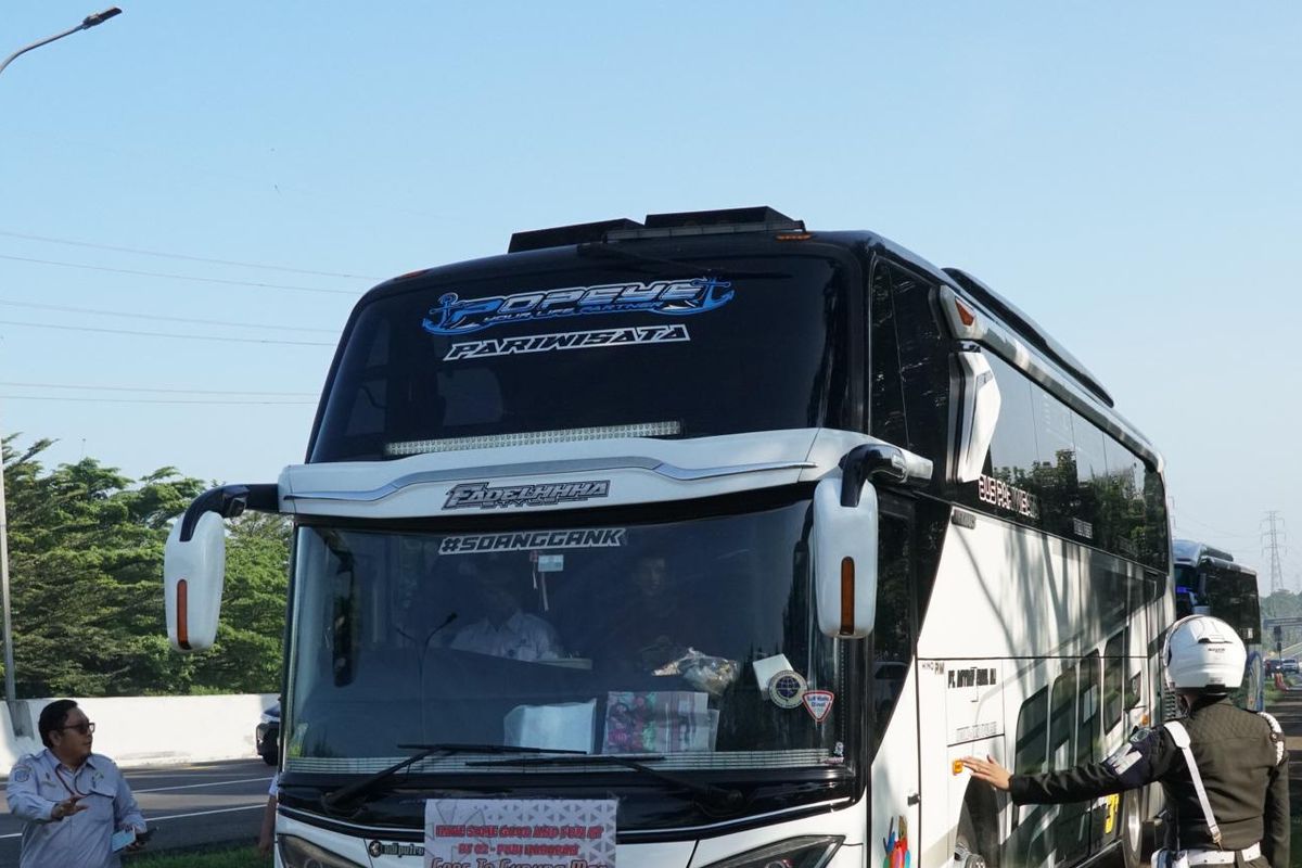 Kemenhub Tindak 13 Bus di Tol Jagorawi, Ada Temuan KIR Palsu
