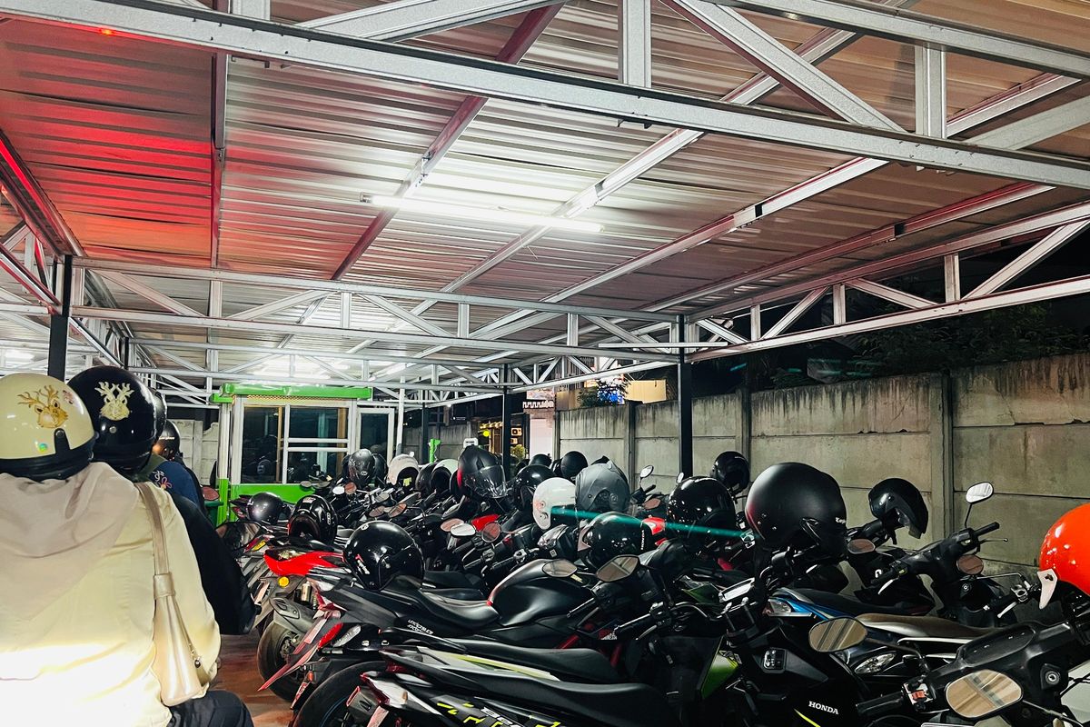 Helm Hilang di Parkiran, Siapa yang Tanggung Jawab?