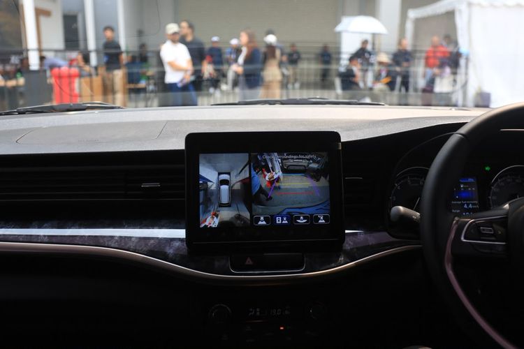Suzuki Tingkatkan Fitur Head Unit XL7 New Alpha Hybrid