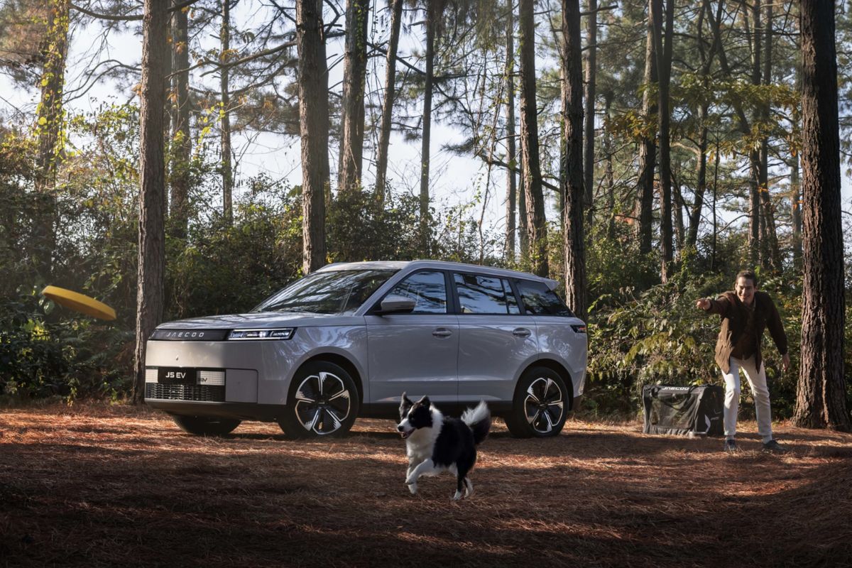 Efisiensi Biaya Jadi Pertimbangan Konsumen Daerah Beli Mobil Listrik