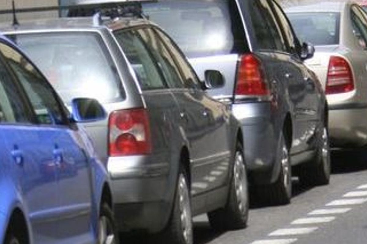 Langganan Sticker Parkir, Perlukah Diterapkan di Jakarta?