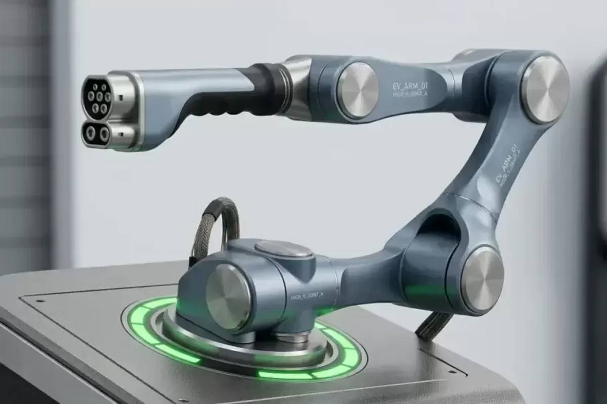 Robot BYD Bisa Cas Mobil dan Isi Angin Ban Otomatis