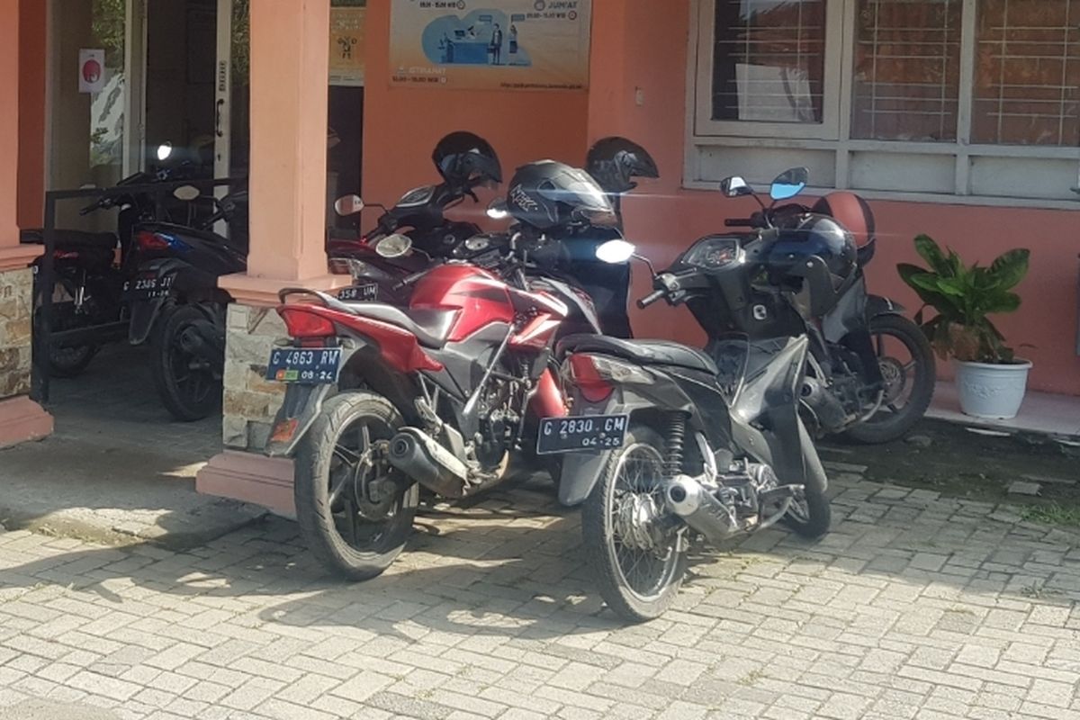 Bukan Pakai Garam, Ini Trik Cegah Ular Masuk ke Motor atau Mobil