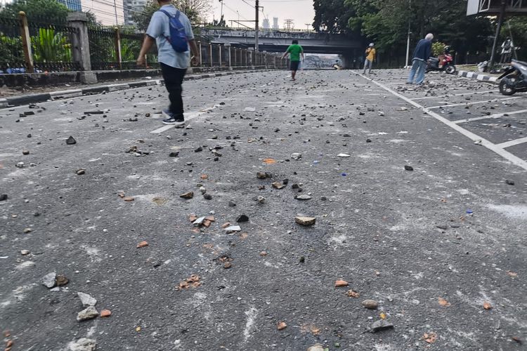 Imbas Demo di DPR, Lalu Lintas Tol Dalam Kota Dialihkan Sementara