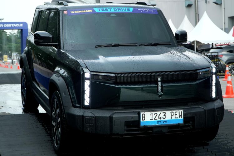 Chery J6 Viral Terobos Banjir Jakarta, Ini Kata Bos Chery