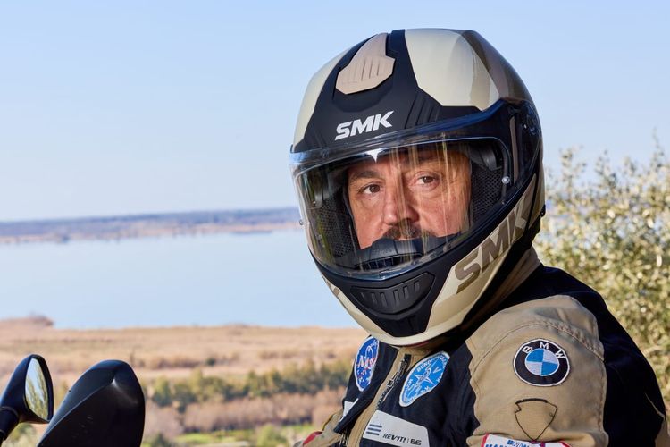 Beda dengan Indonesia, Isi Bensin Motor di Australia Wajib Buka Helm