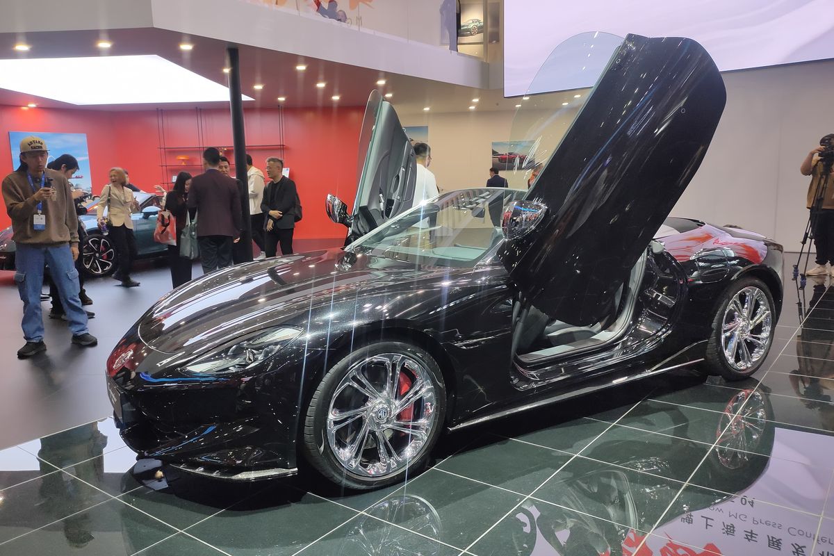 MG, MG Luncurkan Cyberster Black Edition di Auto Shanghai 2025