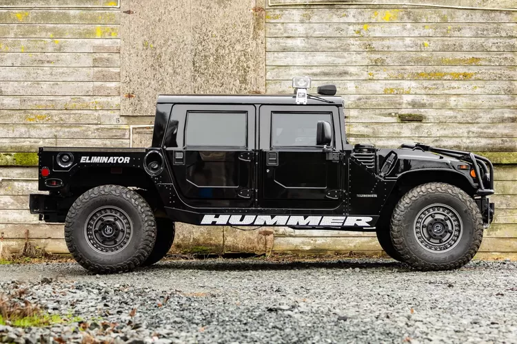 Hummer H1 Milik Rapper Legendaris Tupac Shakur Dilelang