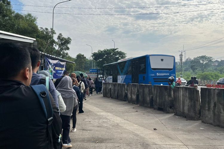 Halte Bus Tranjabodetabek Masih Minim: Keterbatasan Anggaran Daerah