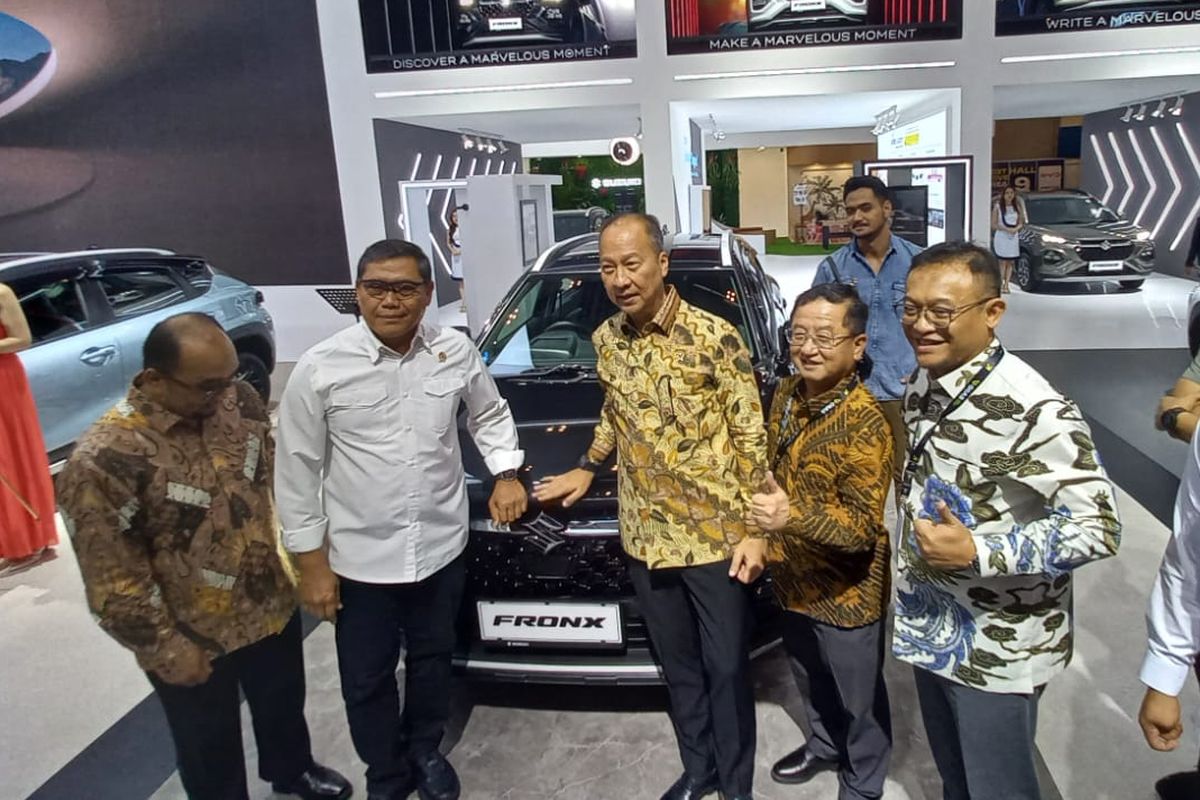 Kunjungi Booth Suzuki, Menperin Pertanyakan Status Produksi eVitara