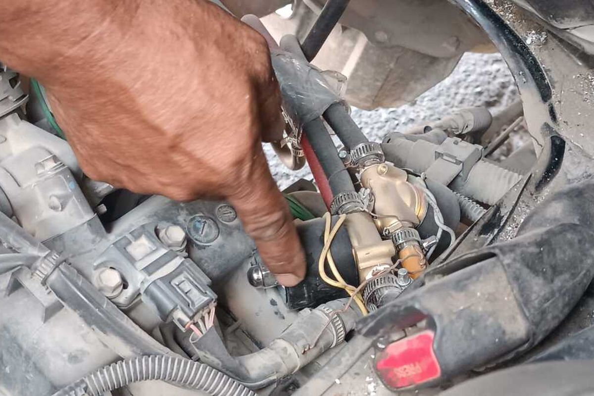 Bahaya Tersembunyi Mobil Bekas Banjir: Deteksi Kerusakan Kabel Mesin