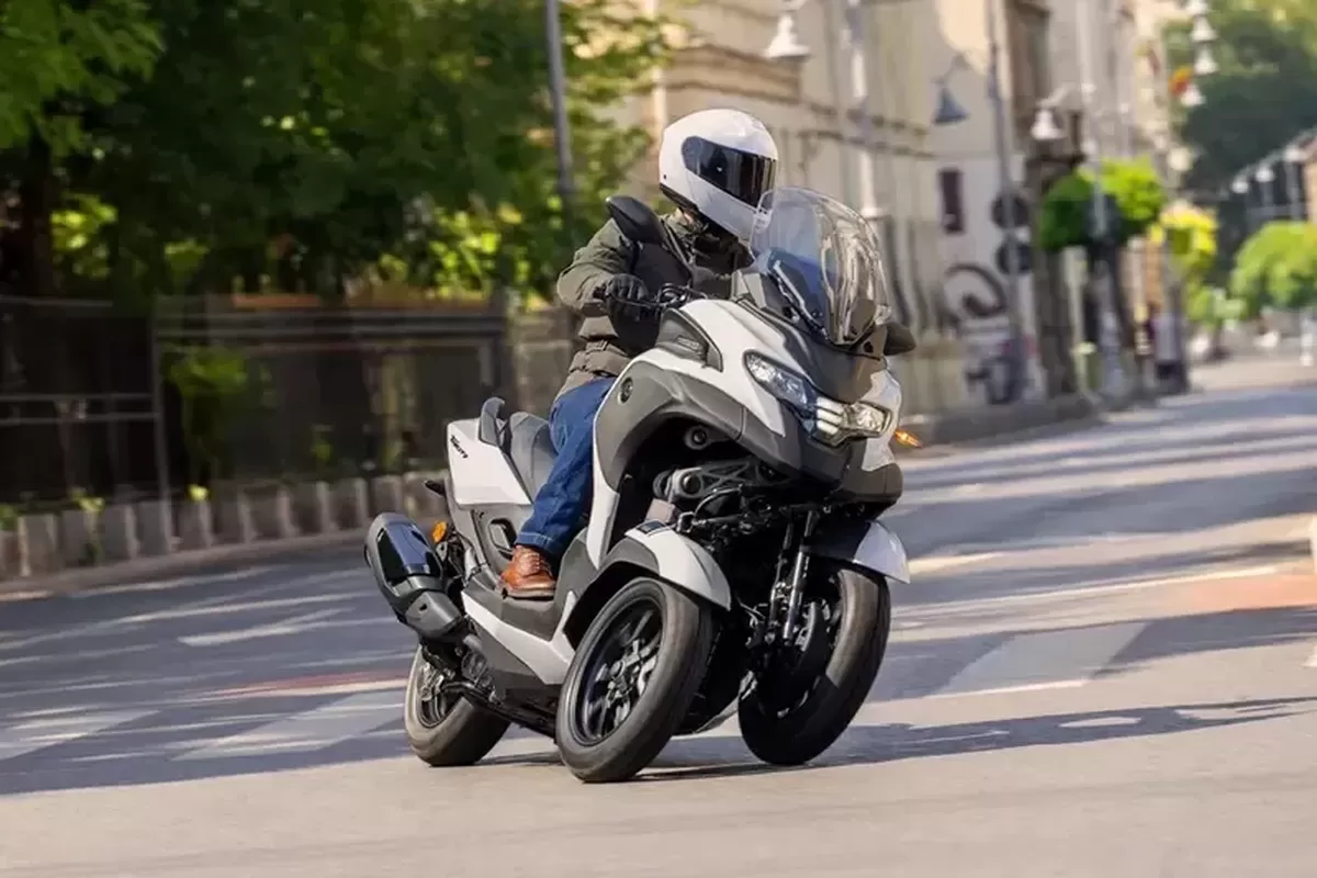 Yamaha Tricity 300 Meluncur: Skutik Pertama di Dunia dengan Airbag