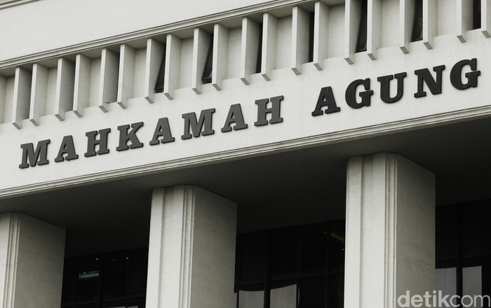 Kendaraan Mahkamah Agung Pakai Pelat Nomor Khusus