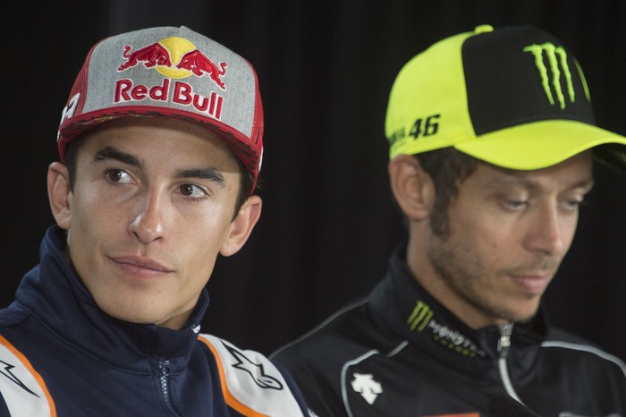 Marquez, Viral Reaksi Valentino Rossi saat Marquez Jatuh