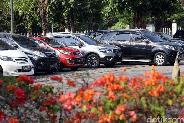 Sebelum Tarif Parkir Naik, Benahi Dulu Parkir Liar