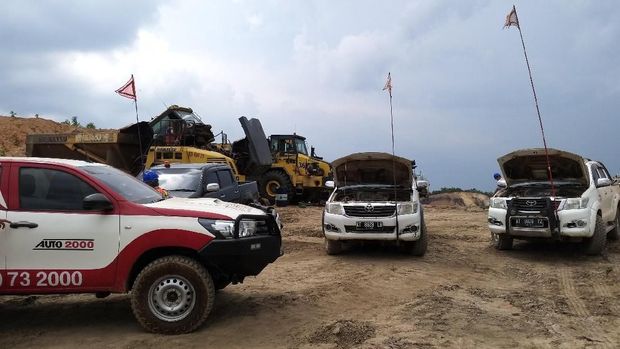 Ini Jawabannya, Alasan Mobil Pertambangan Pakai Antena Panjang