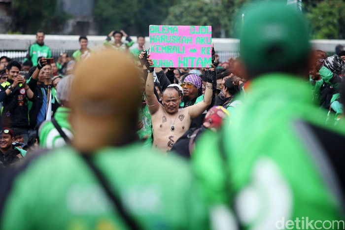 Ojol 'Kepung' Istana-Gedung DPR Besok, Ini 7 Tuntannya