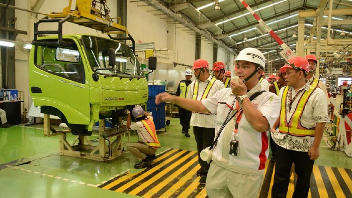 Diborong Agrinas, Hino Proyeksi Penjualan Truk Tahun Ini Naik