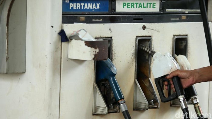 Heboh Mobil 1.400 cc ke Atas Bakal Dilarang Isi Pertalite, Ternyata Hoax!