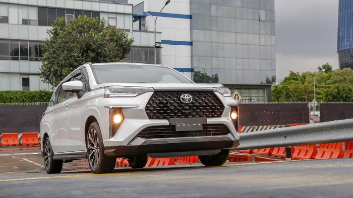 Toyota, Bakal Rakit Veloz Hybrid, Toyota Indonesia Siapkan Investasi Baru