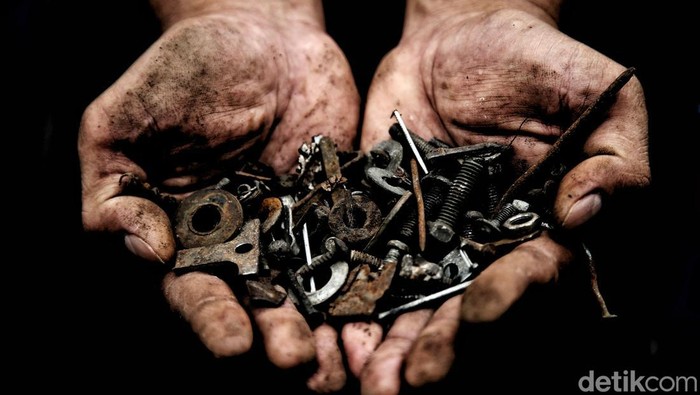 Ranjau Paku Terkumpul 1 Kg dari 6 Ruas Jalan Jakarta Ini, Awas Ban Bocor!