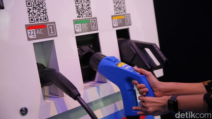 Naik Level! Ini SPKLU 400 kW Pertama di Indonesia